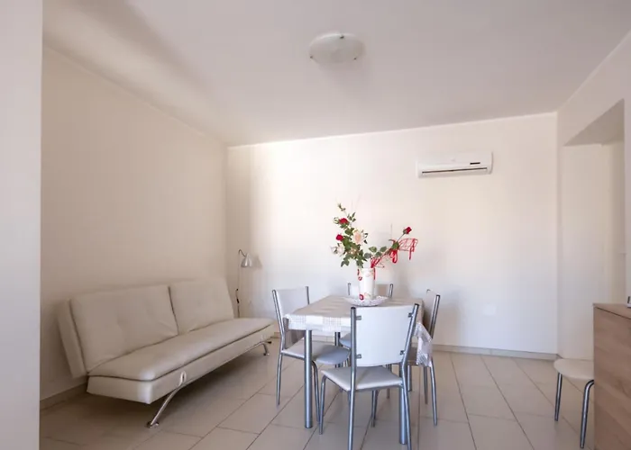 Alba * 玛丽娜迪曼卡维萨