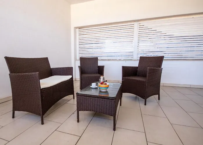 Alba 玛丽娜迪曼卡维萨