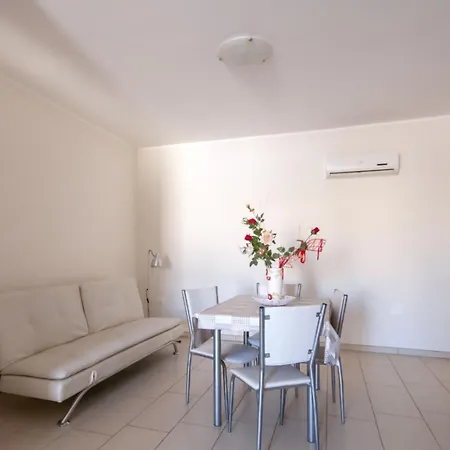 Alba * مارينا دي مانكافيسا